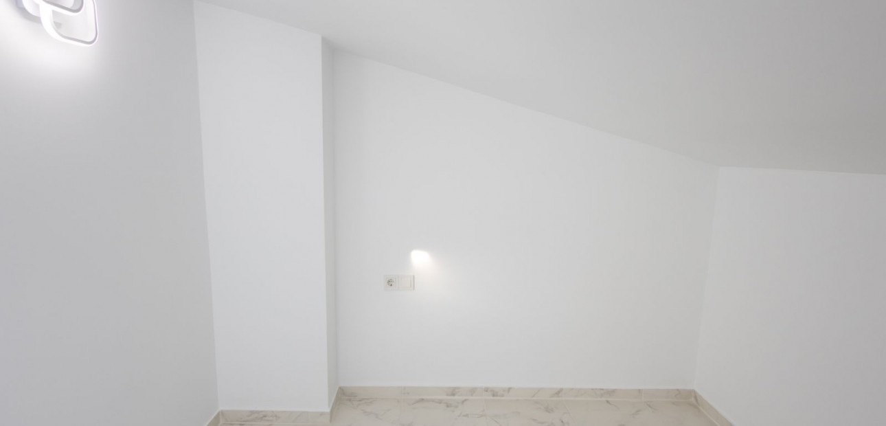 Sale - Town house -
Los Balcones