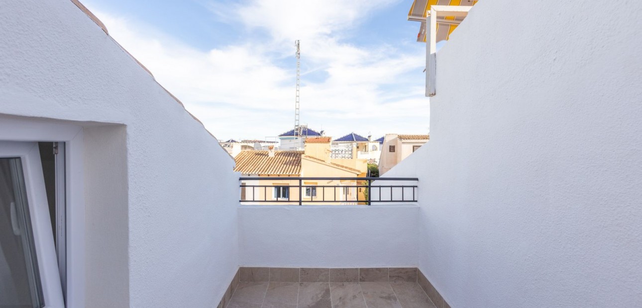 Sale - Town house -
Los Balcones