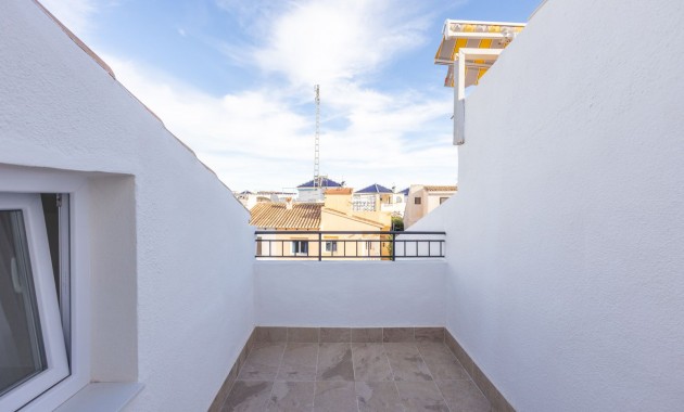 Sale - Town house -
Los Balcones