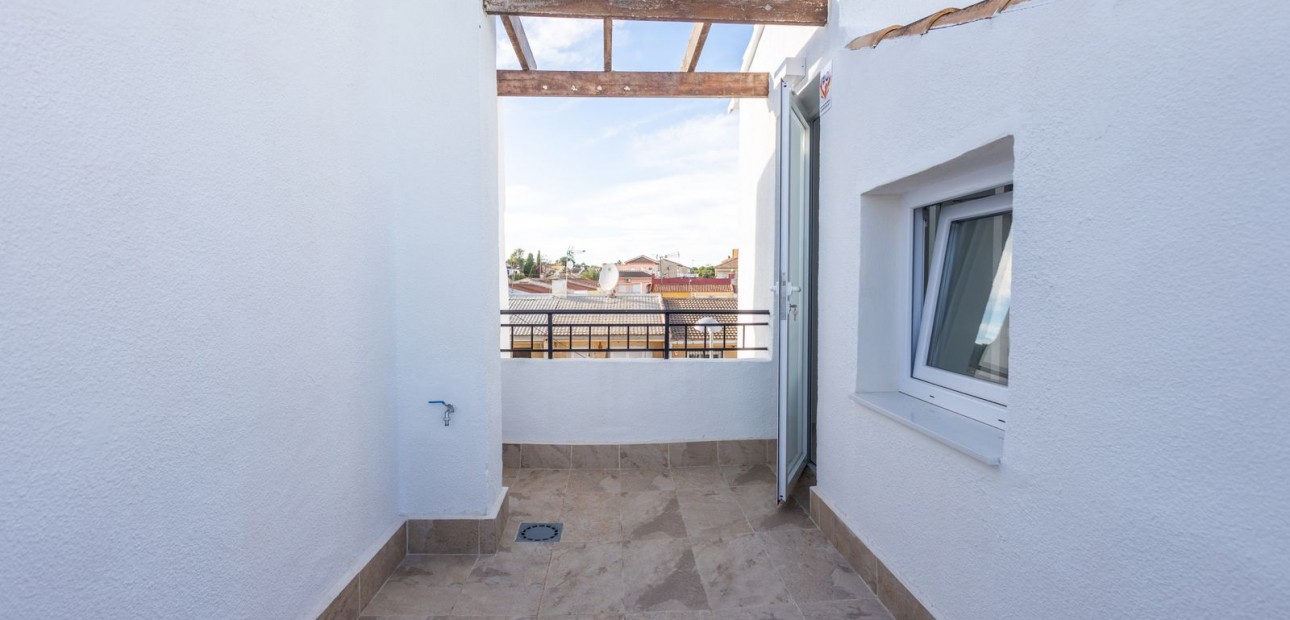 Sale - Town house -
Los Balcones