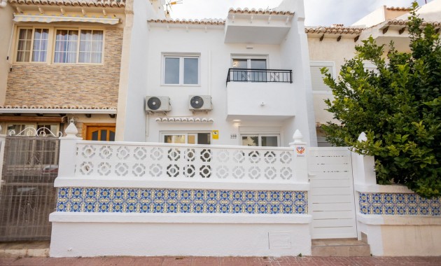Sale - Town house -
Los Balcones