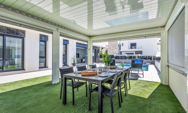Herverkoop - Villa -
Torrevieja