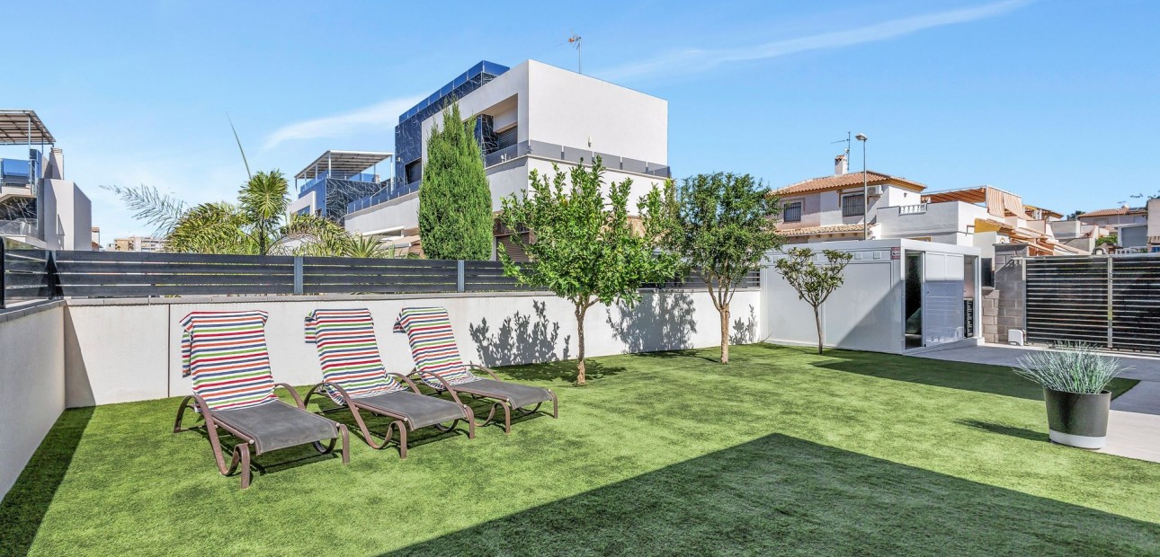 Herverkoop - Villa -
Torrevieja