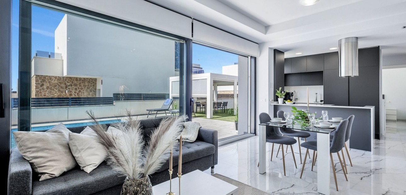 Herverkoop - Villa -
Torrevieja