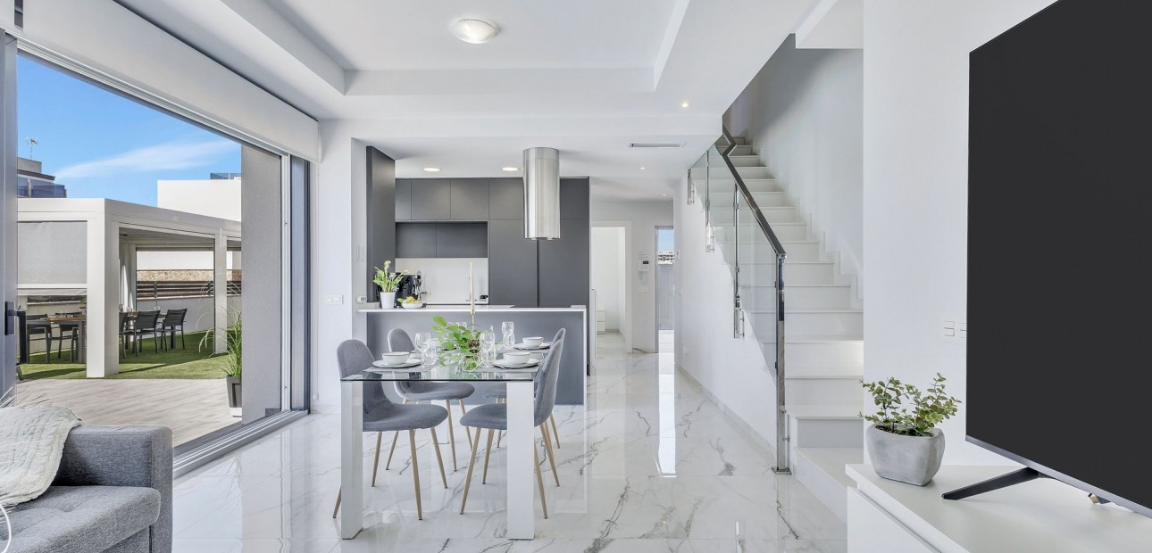 Herverkoop - Villa -
Torrevieja