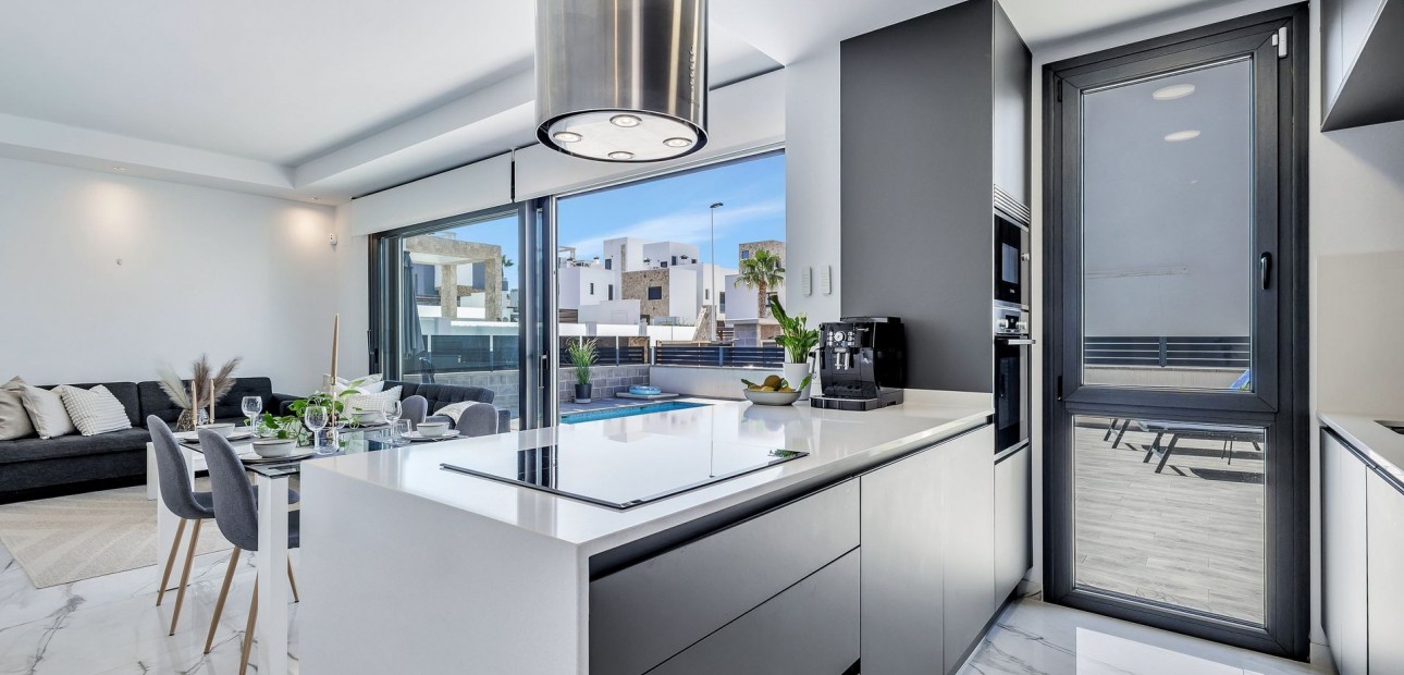 Herverkoop - Villa -
Torrevieja