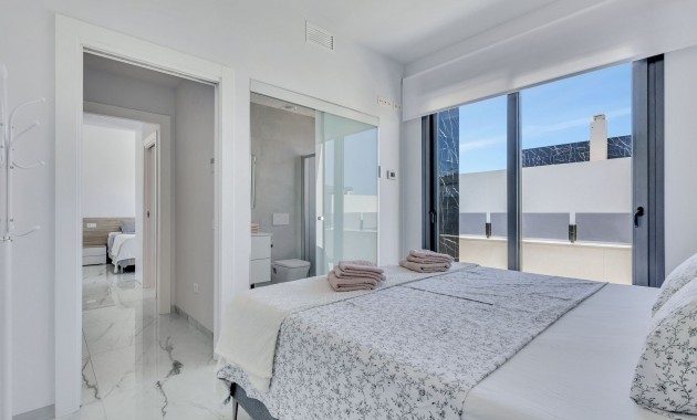 Herverkoop - Villa -
Torrevieja