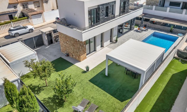 Herverkoop - Villa -
Torrevieja