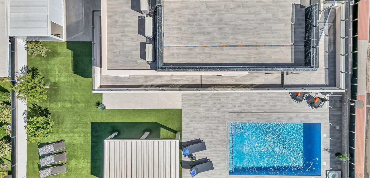 Herverkoop - Villa -
Torrevieja