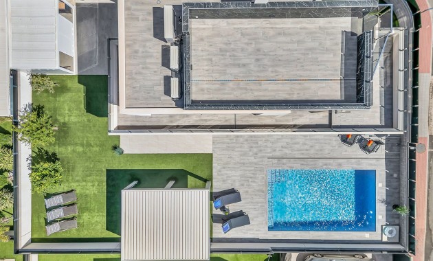 Herverkoop - Villa -
Torrevieja