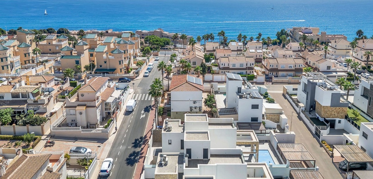 Herverkoop - Villa -
Torrevieja