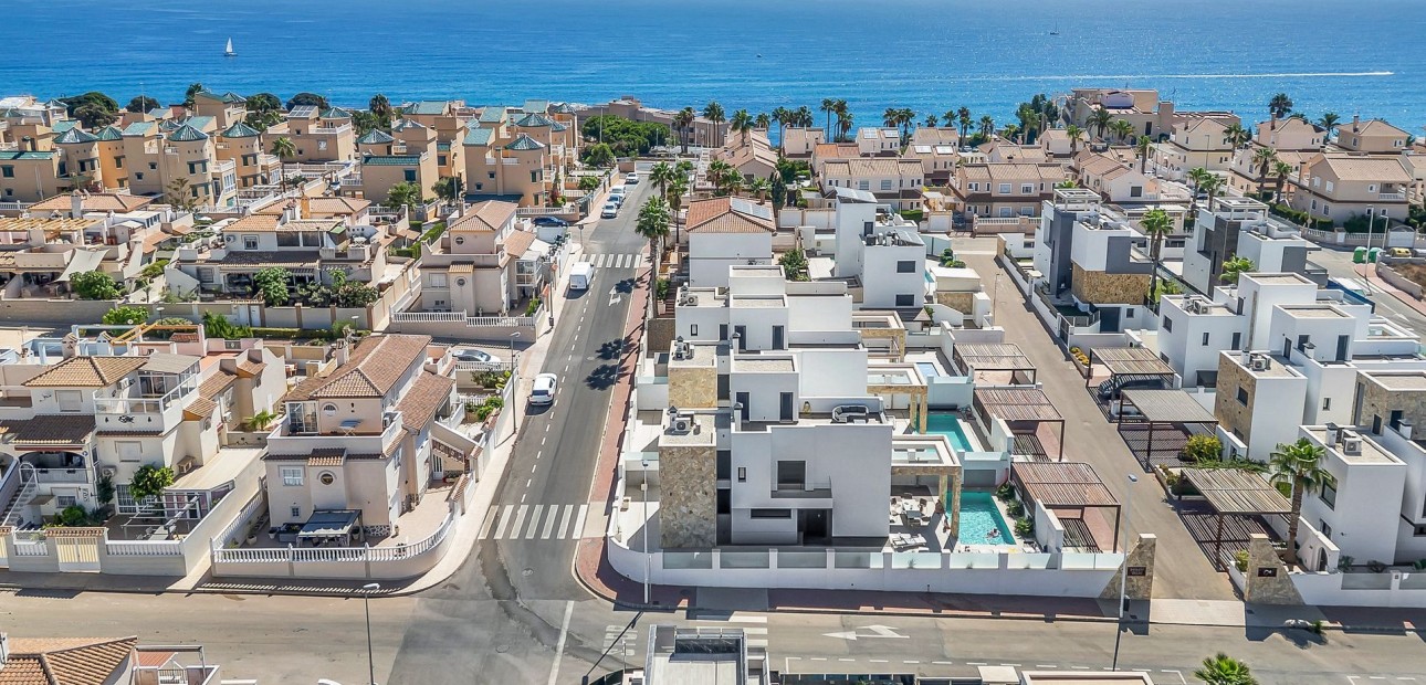 Herverkoop - Villa -
Torrevieja