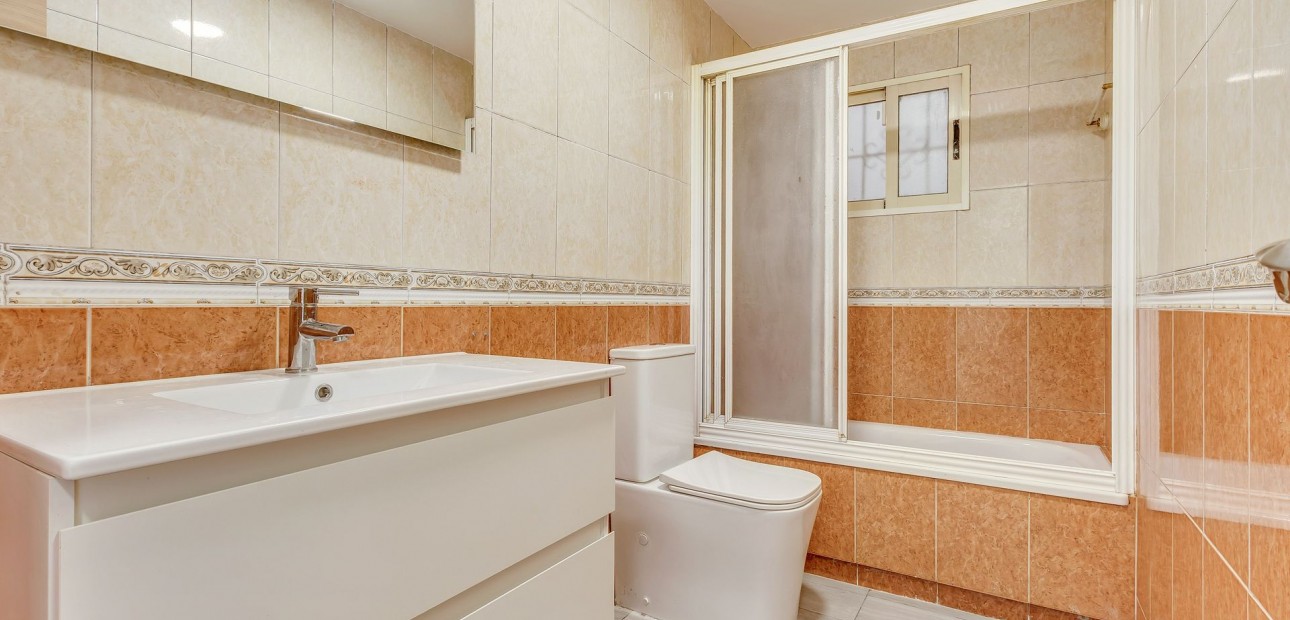 Sale - Apartment / flat -
Torrevieja