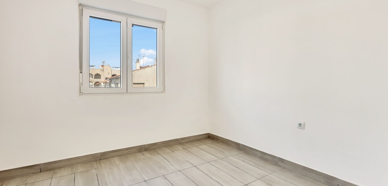 Sale - Apartment / flat -
Torrevieja