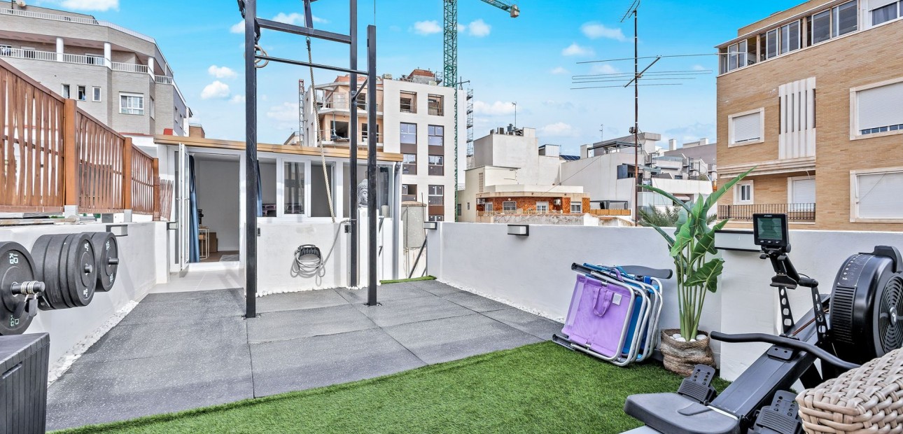 Venta - Apartamento / piso -
Torrevieja