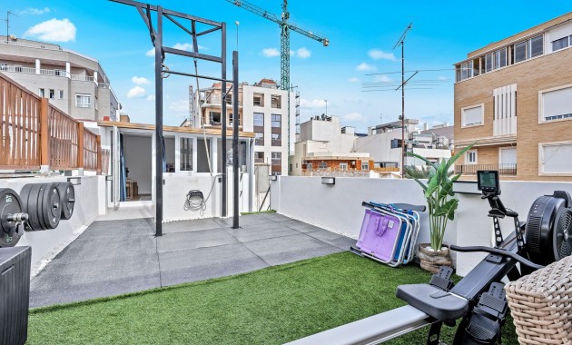Venta - Apartamento / piso -
Torrevieja