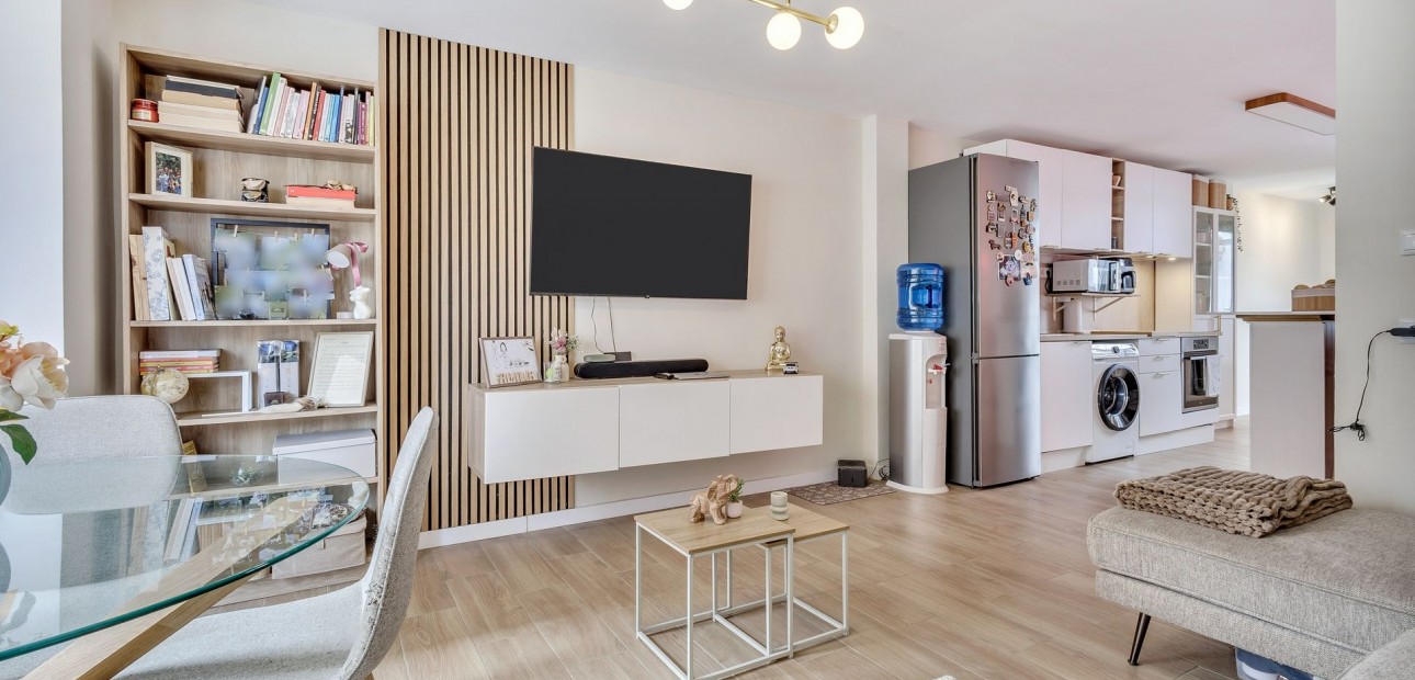 Venta - Apartamento / piso -
Torrevieja