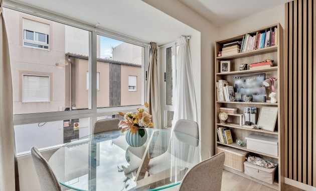 Venta - Apartamento / piso -
Torrevieja