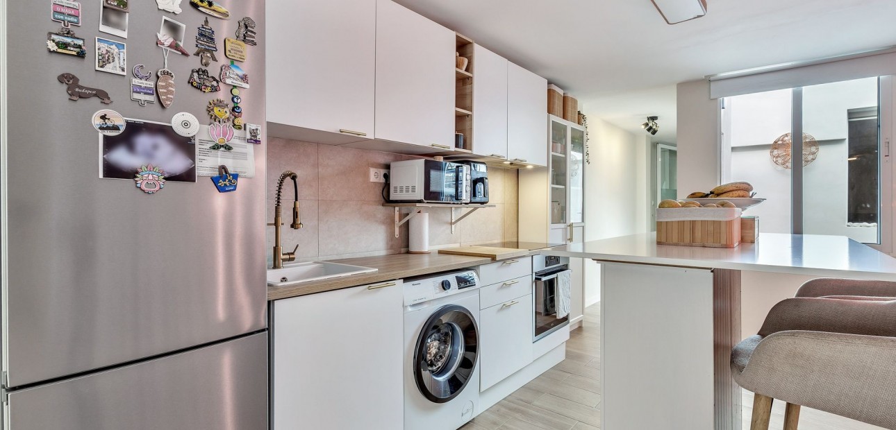 Venta - Apartamento / piso -
Torrevieja