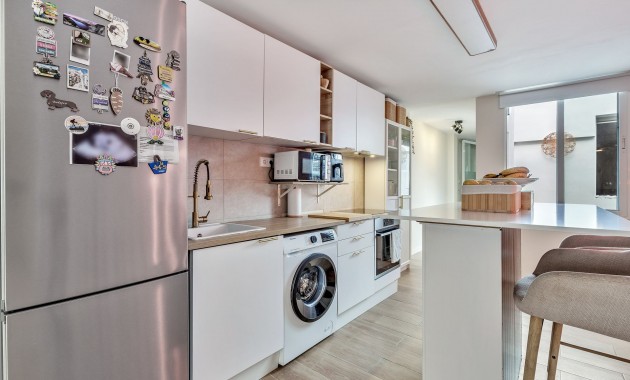 Venta - Apartamento / piso -
Torrevieja