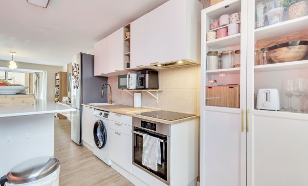 Venta - Apartamento / piso -
Torrevieja
