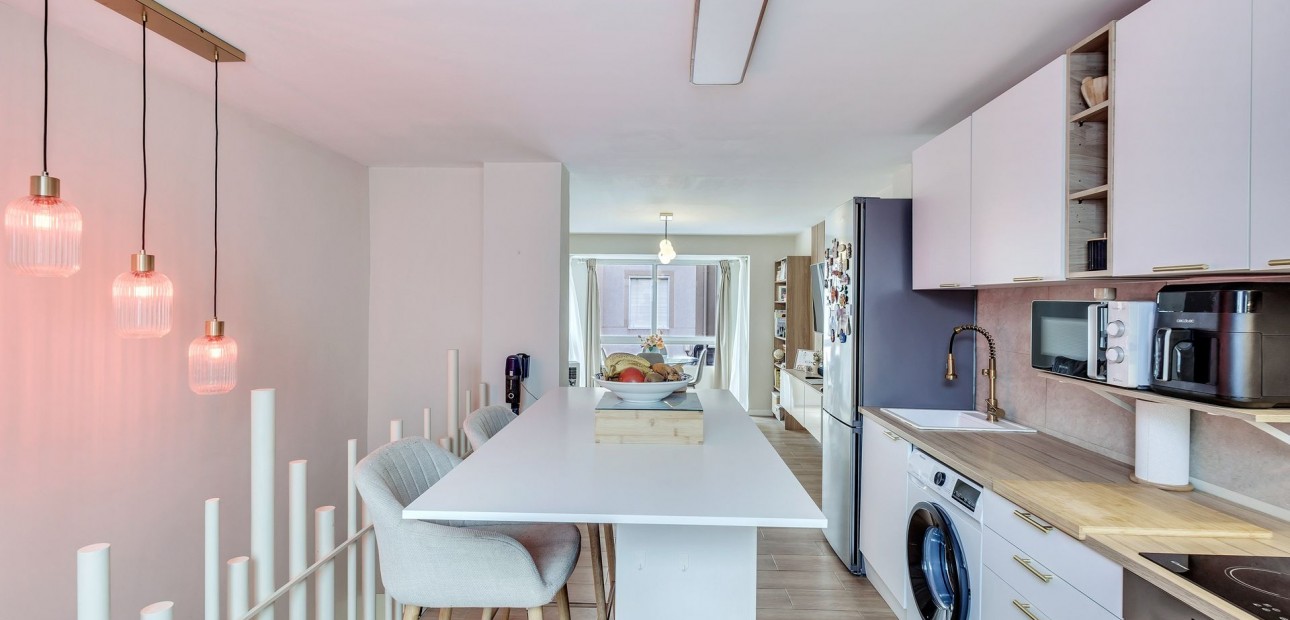 Venta - Apartamento / piso -
Torrevieja
