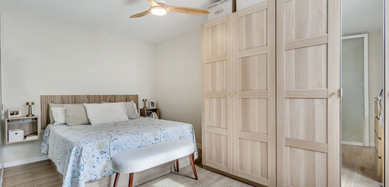 Venta - Apartamento / piso -
Torrevieja