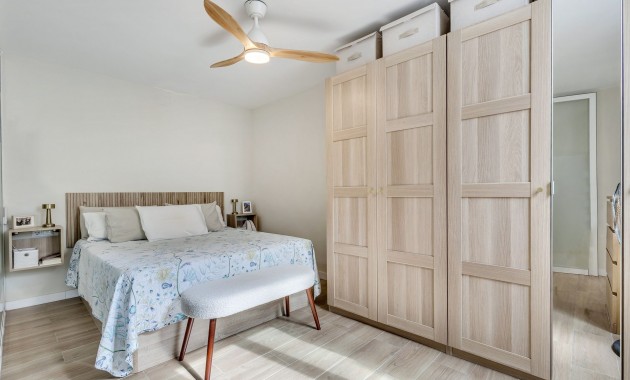 Venta - Apartamento / piso -
Torrevieja