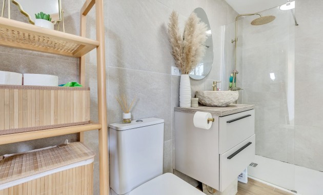 Venta - Apartamento / piso -
Torrevieja