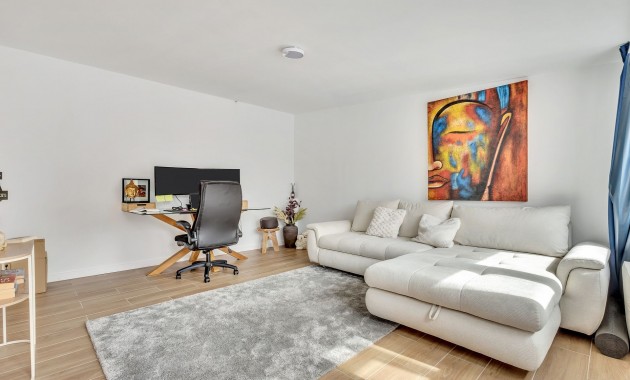 Venta - Apartamento / piso -
Torrevieja
