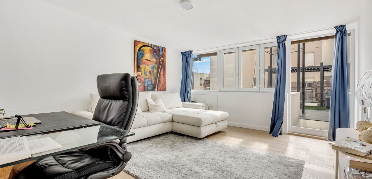 Venta - Apartamento / piso -
Torrevieja