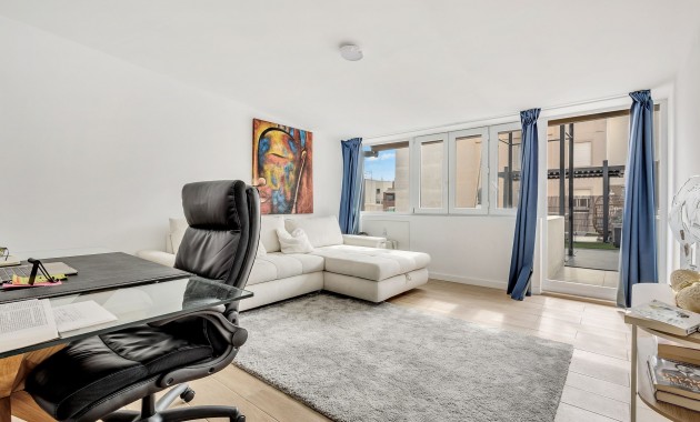 Venta - Apartamento / piso -
Torrevieja