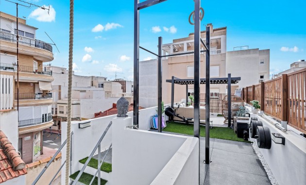 Venta - Apartamento / piso -
Torrevieja