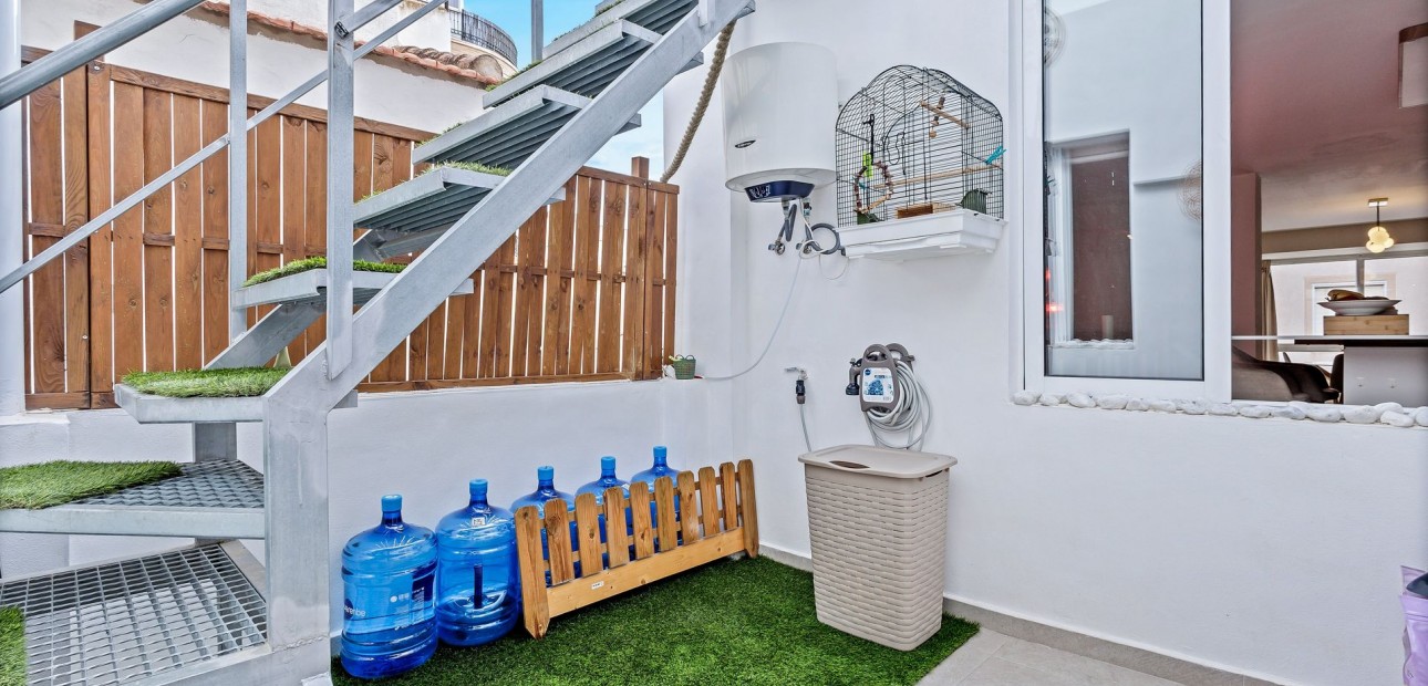 Venta - Apartamento / piso -
Torrevieja