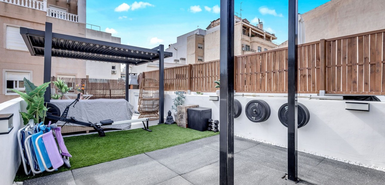 Venta - Apartamento / piso -
Torrevieja