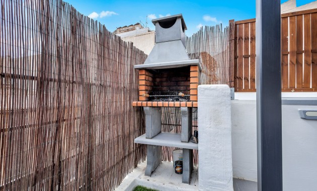 Venta - Apartamento / piso -
Torrevieja
