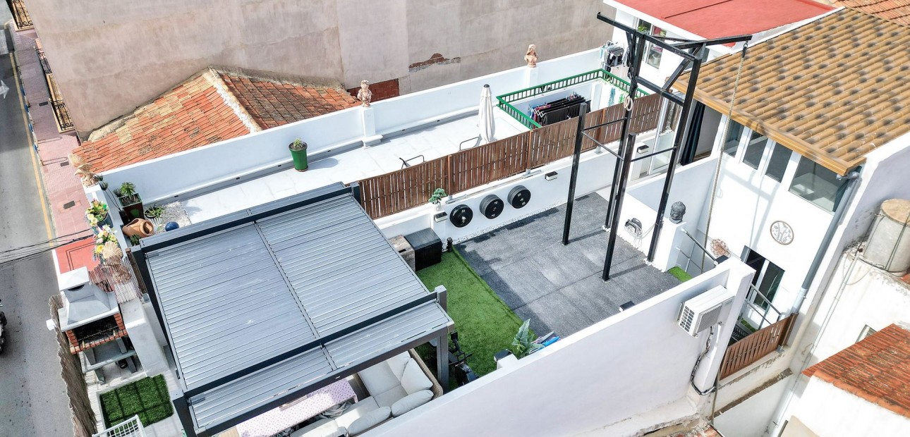 Venta - Apartamento / piso -
Torrevieja