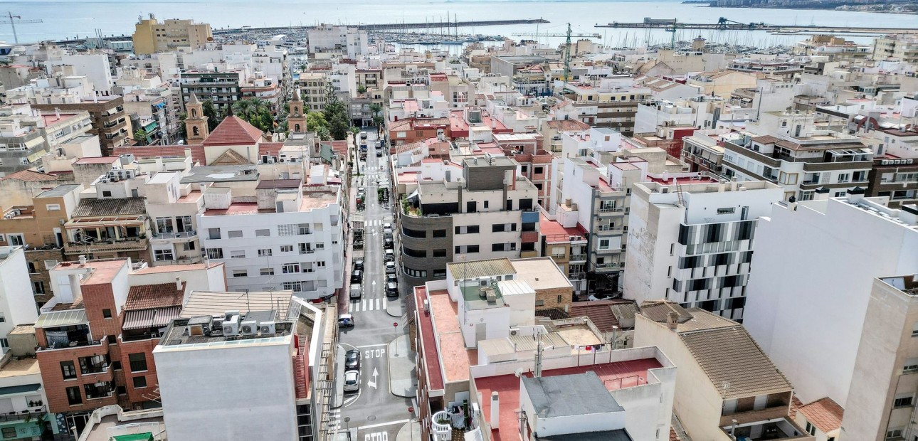 Venta - Apartamento / piso -
Torrevieja