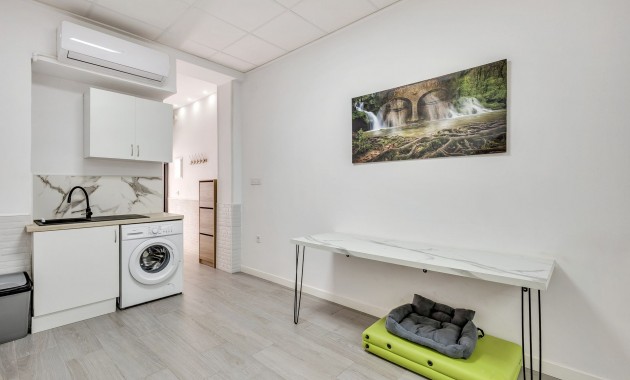 Venta - Apartamento / piso -
Torrevieja