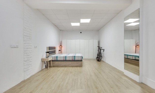Venta - Apartamento / piso -
Torrevieja