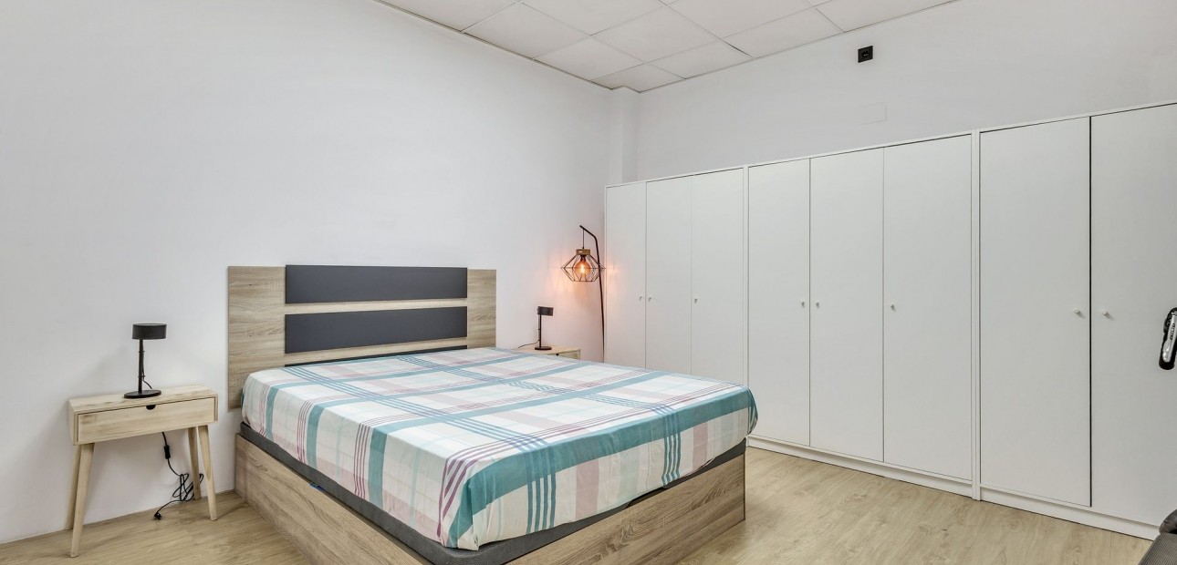 Venta - Apartamento / piso -
Torrevieja