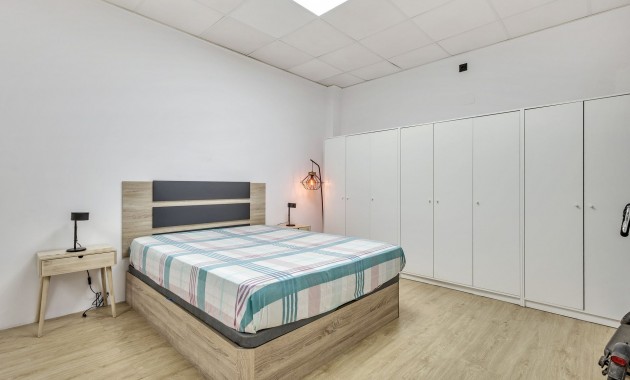 Venta - Apartamento / piso -
Torrevieja