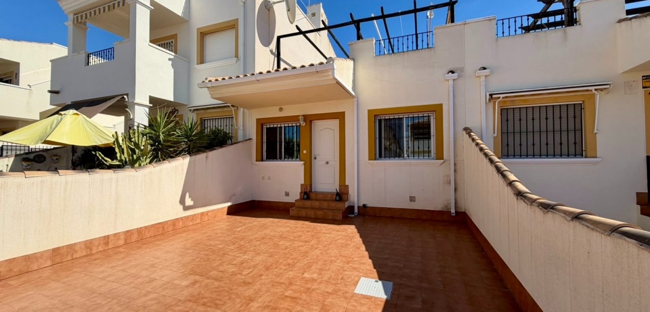 Sale - Townhouse -
Orihuela - Entre Naranjos Vistabella