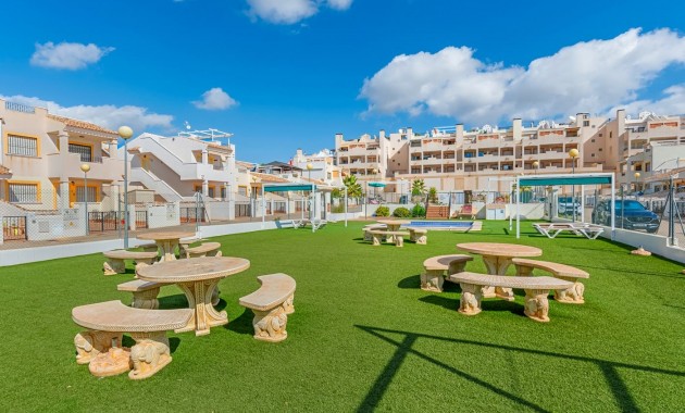 Sale - Townhouse -
Orihuela - Entre Naranjos Vistabella