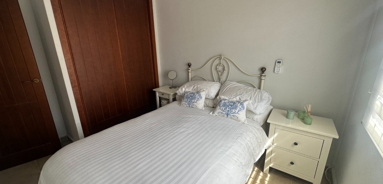 Sale - Apartment / flat -
Torrevieja - Aguas Nuevas