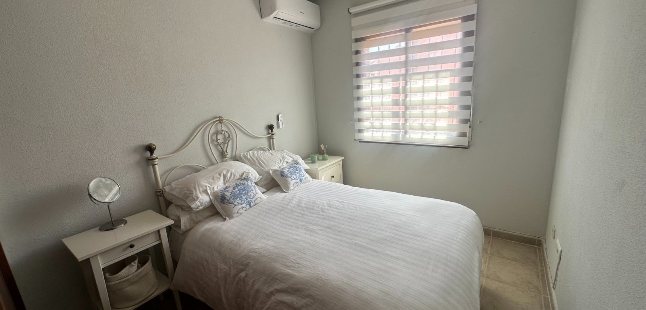 Sale - Apartment / flat -
Torrevieja - Aguas Nuevas
