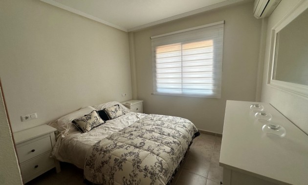 Sale - Apartment / flat -
Torrevieja - Aguas Nuevas