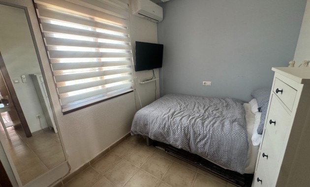 Sale - Apartment / flat -
Torrevieja - Aguas Nuevas