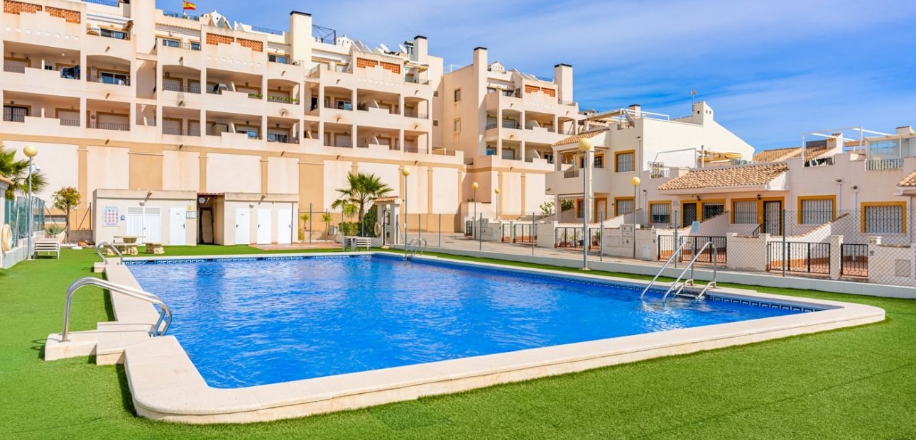 Sale - Townhouse -
Orihuela - Entre Naranjos Vistabella