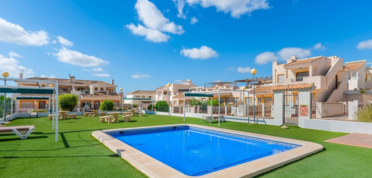 Sale - Townhouse -
Orihuela - Entre Naranjos Vistabella